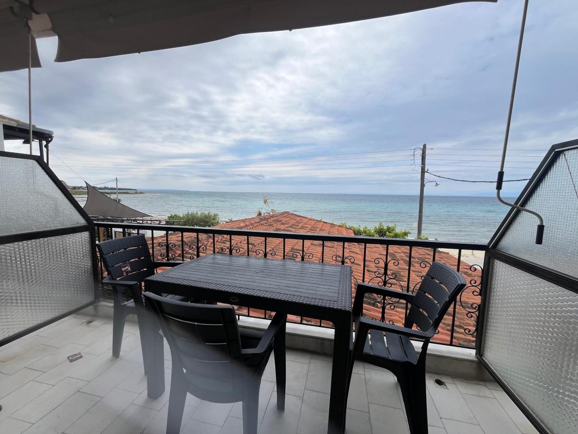 Okkio Sea View Apartment Vergia Luaran gambar